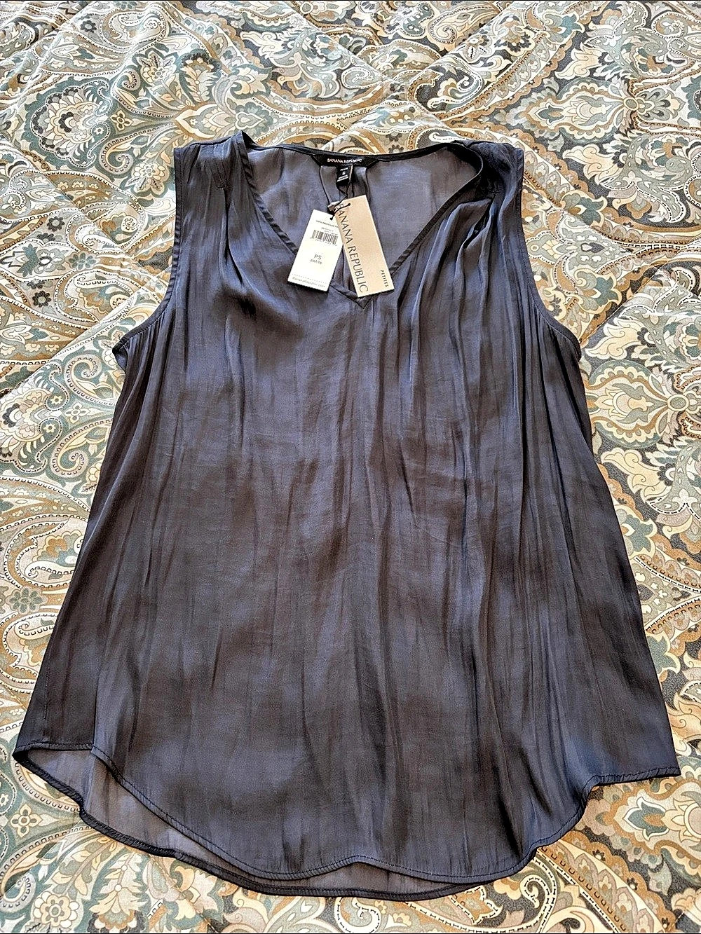 Banana Republic Pleated Sleeveless Blouse in Navy Size Petite Small